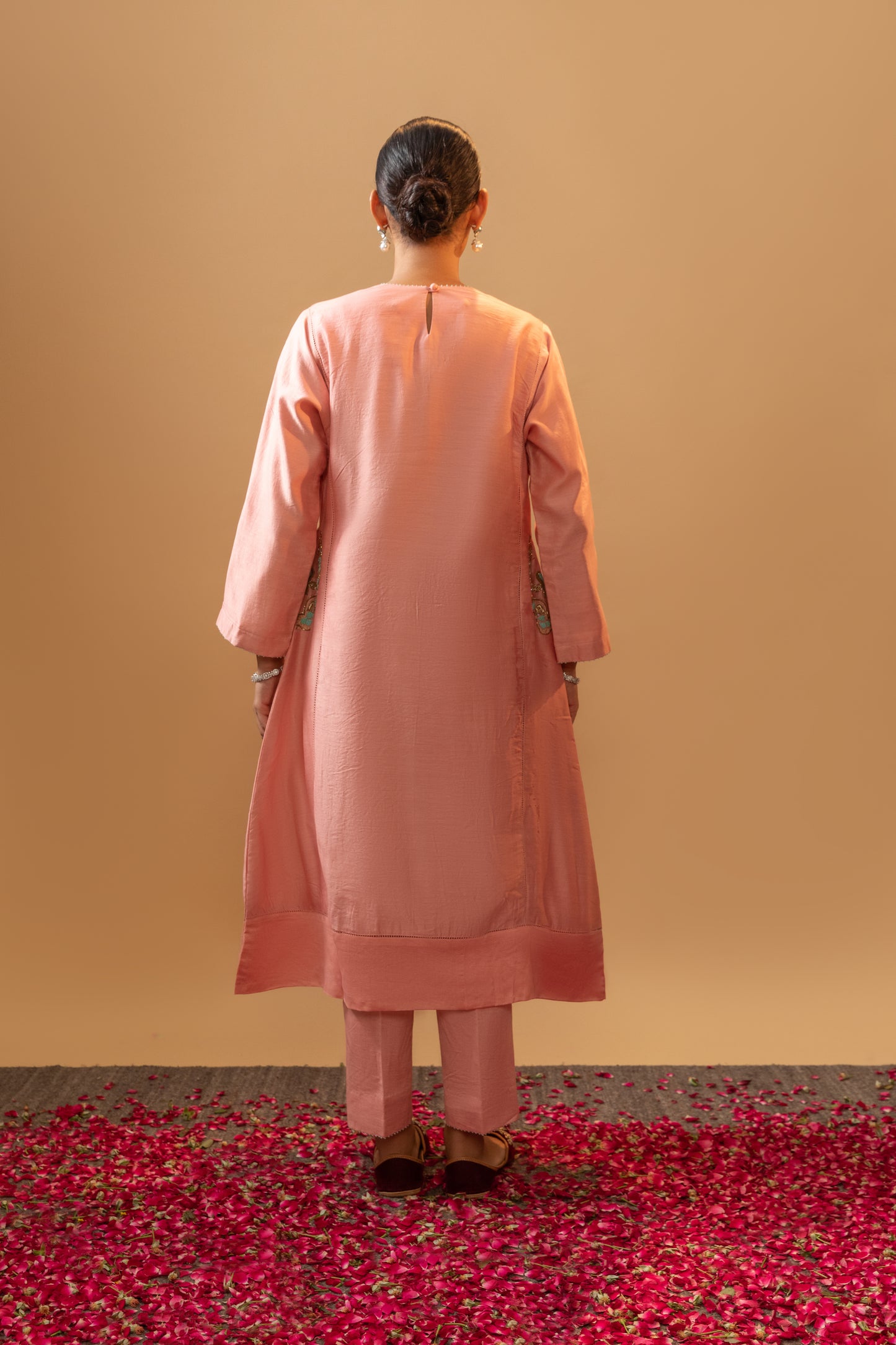 Rani Patta Hand-Embroidered Kurta Set - Peach
